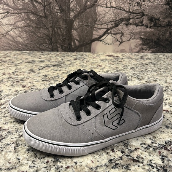 Etnies Other - Etnies Nollies Skateboard Sneakers with‎ Black Laces NWOT